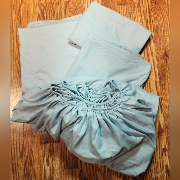 4 Piece Sheet Set Full Size Baby Blue - Picture 6 of 8